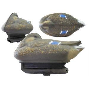 Кряква отдыхающая утка чучела